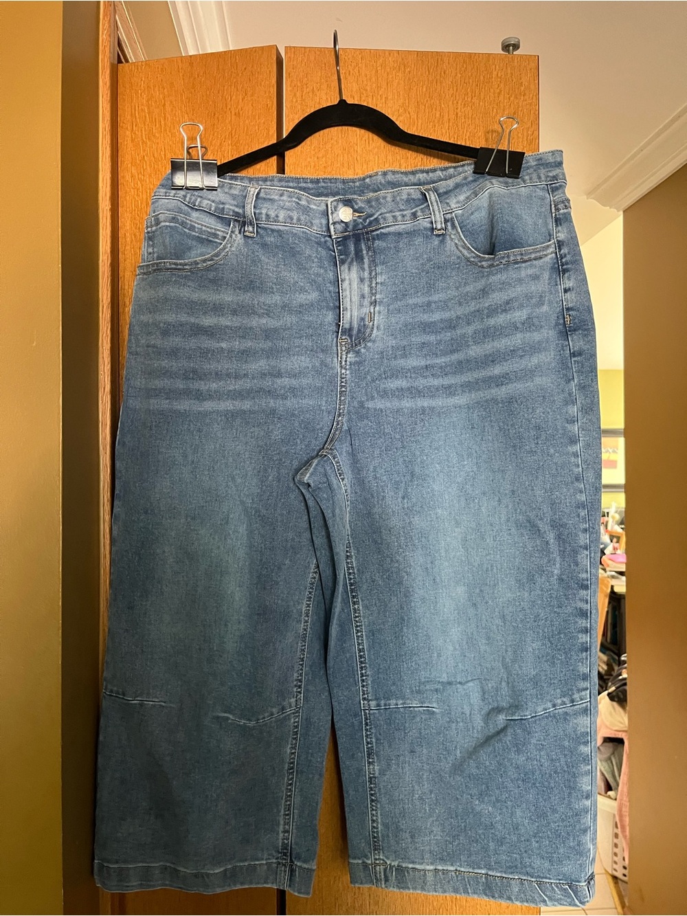 Women's 2XL Straight-Leg Denim Cropped Jeans in Medium Blue